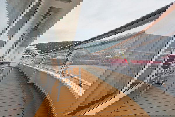 MS Spitsbergen Cabin Image