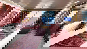 MSC Fantasia MSC Yacht Club Deluxe Suite