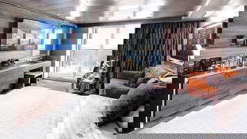 MSC Meraviglia MSC Yacht Club Duplex Suite with Whirlpool