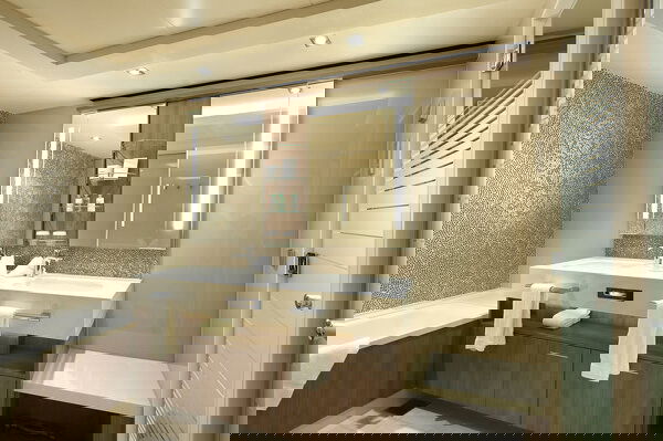 Norwegian Bliss Cabin Image