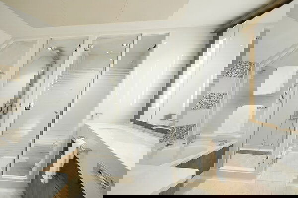 Norwegian Bliss Cabin Image