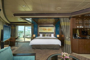 Norwegian Gem The Haven Deluxe Owner's Suite with Large Balcony