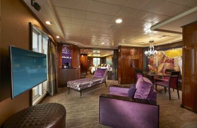 Norwegian Gem The Haven Owner's Suite with Large Balcony