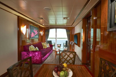 Norwegian Gem The Haven Courtyard Penthouse with Balcony