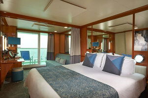 Norwegian Gem Forward-Facing Deluxe Penthouse with Large Balcony