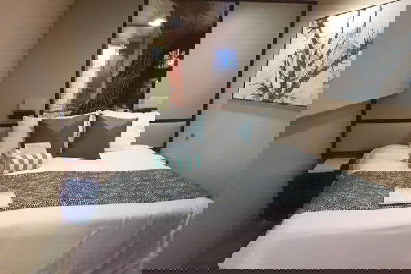 Norwegian Jade Cabin Image