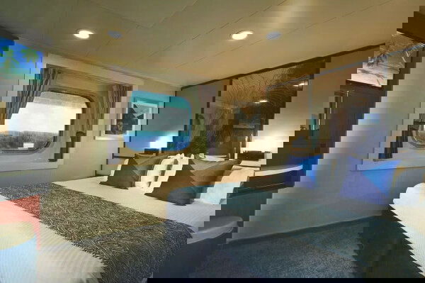 Norwegian Jade Cabin Image