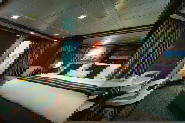 Norwegian Jade Cabin Image