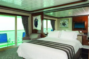 Norwegian Jewel The Haven Deluxe Owner's Suite with Large Balcony