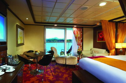 Norwegian Jewel Forward-Facing Penthouse with Large Balcony