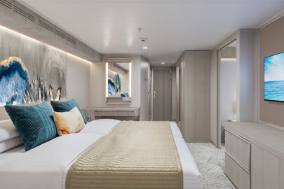 Norwegian Prima Forward-Facing Suite (Master Bedroom & Large Balcony)