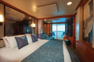 Norwegian Star Club Balcony Suite