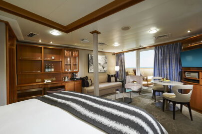 Norwegian Sun Forward-Facing Penthouse with Balcony