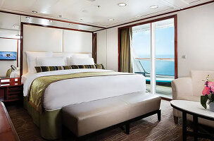 Pride Of America 2-Bedroom Aft-Facing Family Suite with Balcony