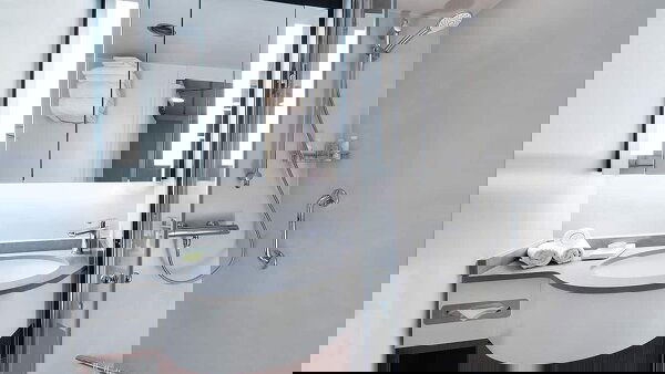 Oceania Regatta Cabin Image