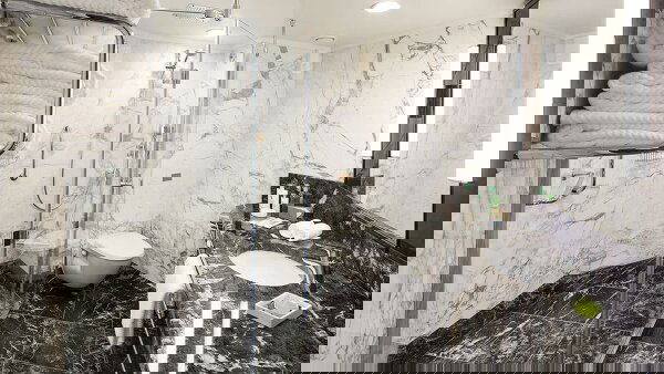 Oceania Regatta Cabin Image