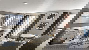 Oceania Sonata Penthouse Deluxe Suite