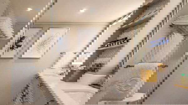 Oceania Vista Cabin Image