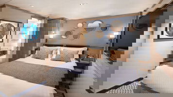 Iona Inside (Larger)