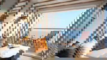 Iona Conservatory Mini-Suite