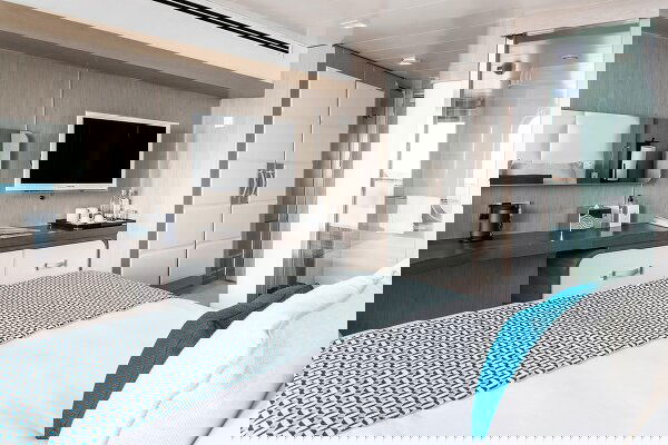 L'Austral Cabin Image