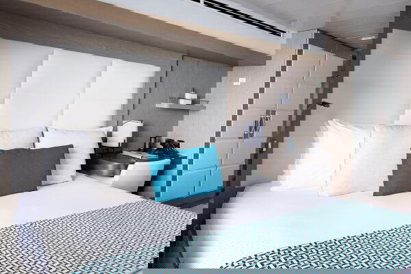 L'Austral Cabin Image