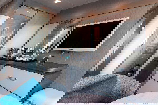 L'Austral Cabin Image