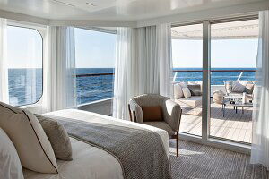 Le Dumont d’Urville Owner's Suite