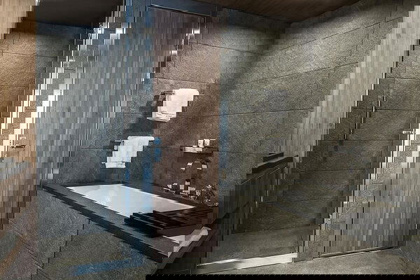 Le Commandant-Charcot Cabin Image