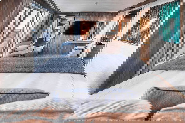 Le Commandant-Charcot Cabin Image