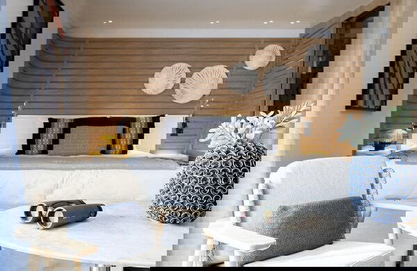 Le Laperouse Cabin Image