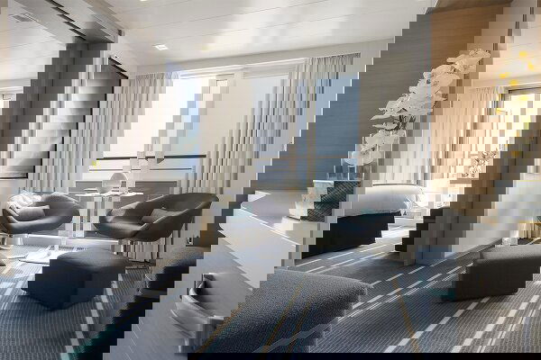 Le Lyrial Cabin Image