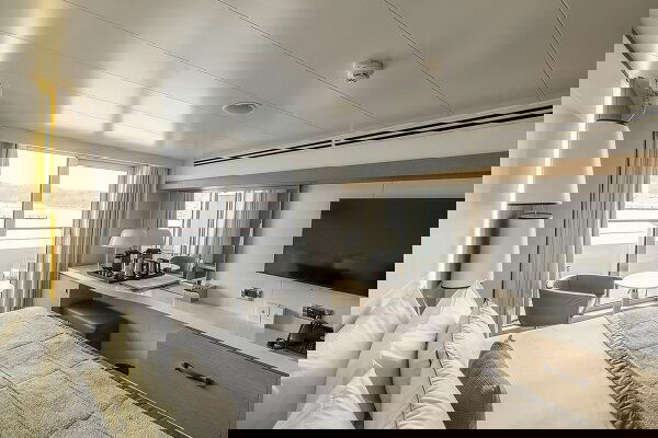 Le Soleal Cabin Image