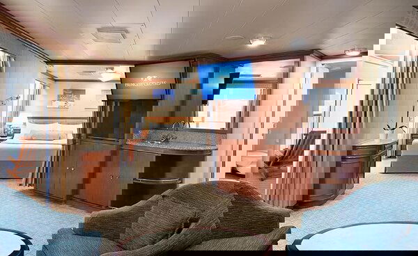 Grand Princess Cabin Image