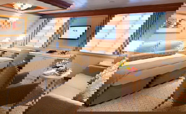 Grand Princess Cabin Image