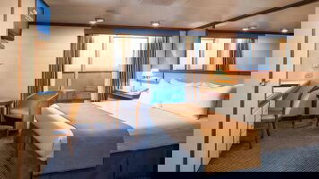 Island Princess Vista Suite