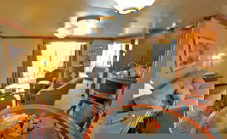 Sapphire Princess Penthouse Suite