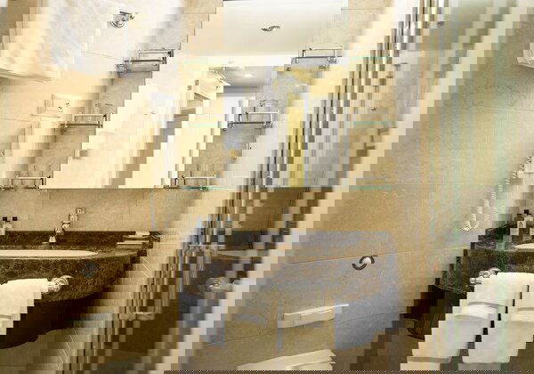 Seven Seas Explorer Cabin Image