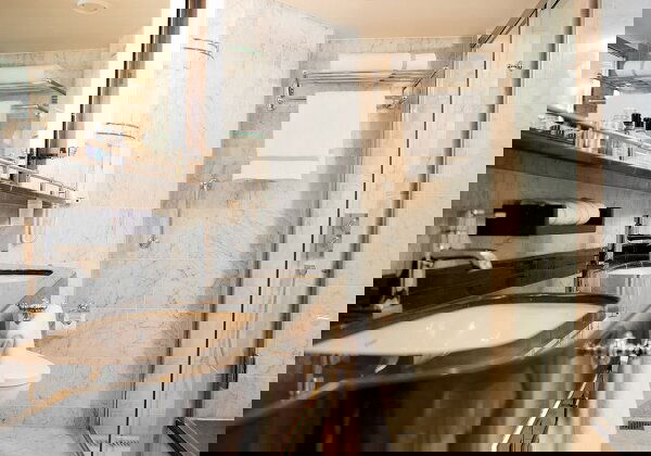 Seven Seas Explorer Cabin Image