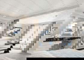 Seven Seas Grandeur Concierge Suite