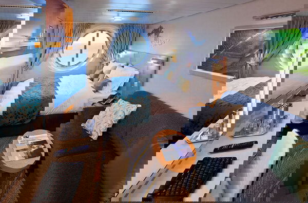 Allure of the Seas Cabin Image
