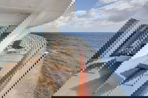 Allure of the Seas Cabin Image