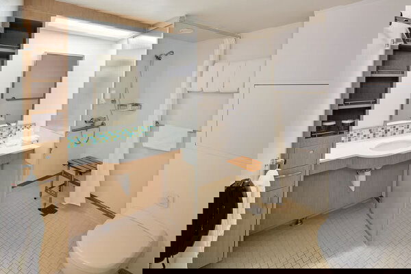 Enchantment of the Seas Cabin Image