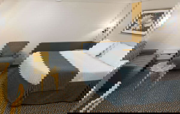 Freedom of the Seas Cabin Image