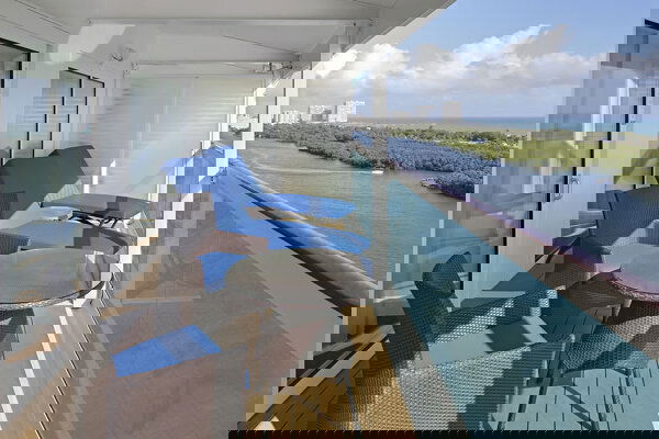 Freedom of the Seas Cabin Image