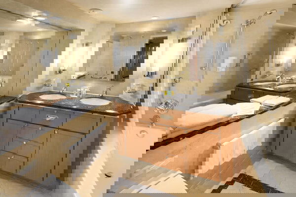 Freedom of the Seas Cabin Image