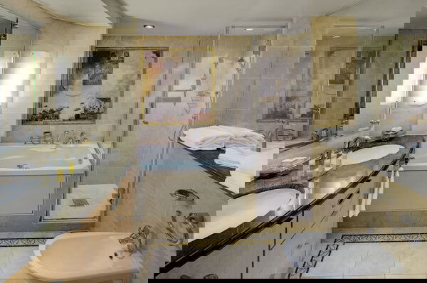 Freedom of the Seas Cabin Image