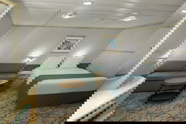 Grandeur of the Seas Cabin Image