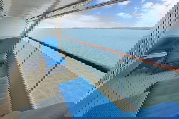 Grandeur of the Seas Cabin Image