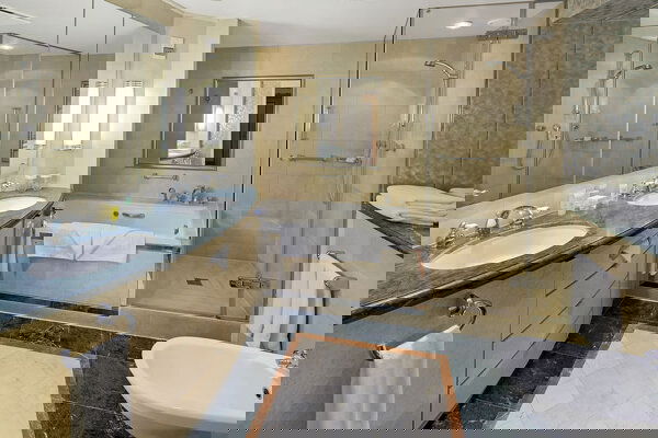 Grandeur of the Seas Cabin Image